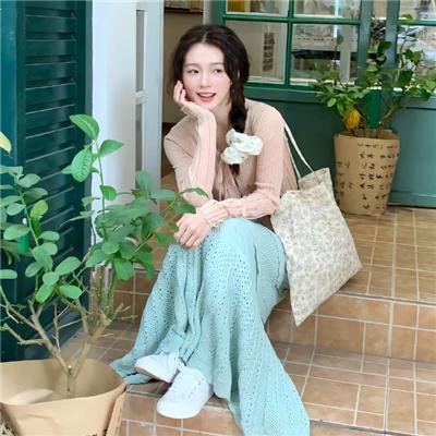 怪物少女妮莫娜